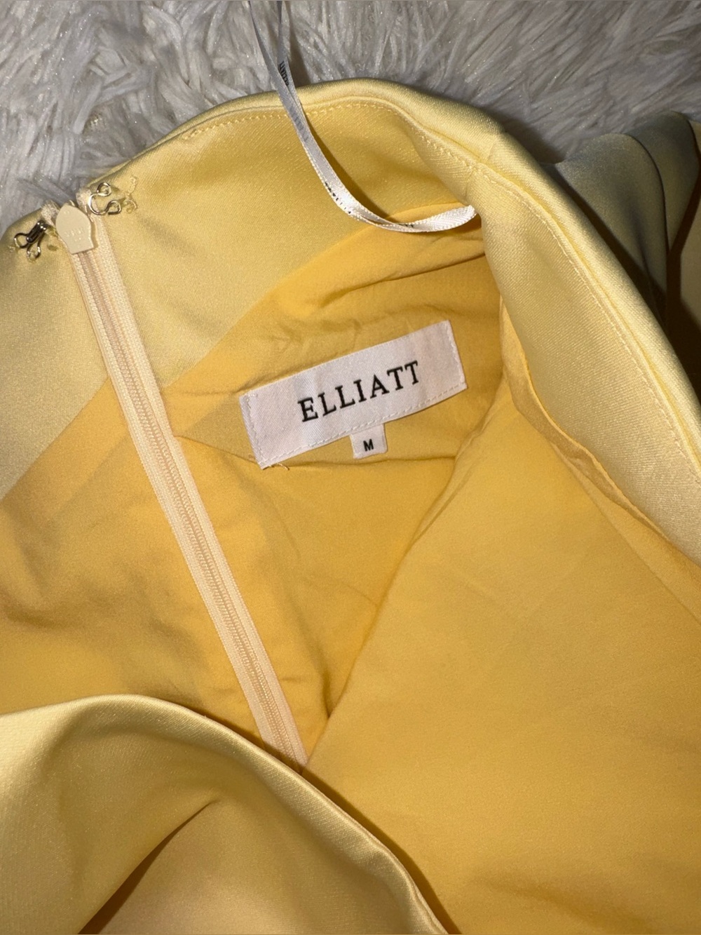 NEW Elliatt Marissa One-Shoulder Asymmetric Hem Duchess Satin Yellow Gown Sz M - Picture 7 of 9